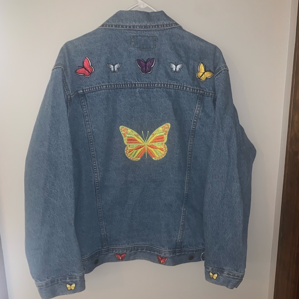 Wrangler Rugged Wear Jean Jacket Butterfly Appliqué Size L